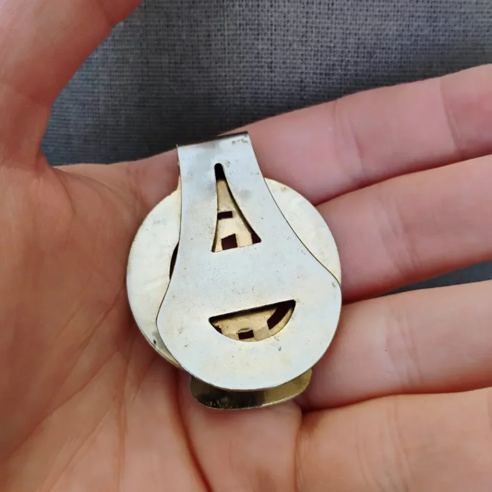 Dollar sign money clip